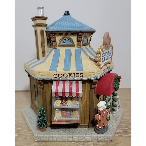 Lemax Signature Collection THE COOKIE PALACE 2018 Collector Porcelain Building - Picture 2 of 16